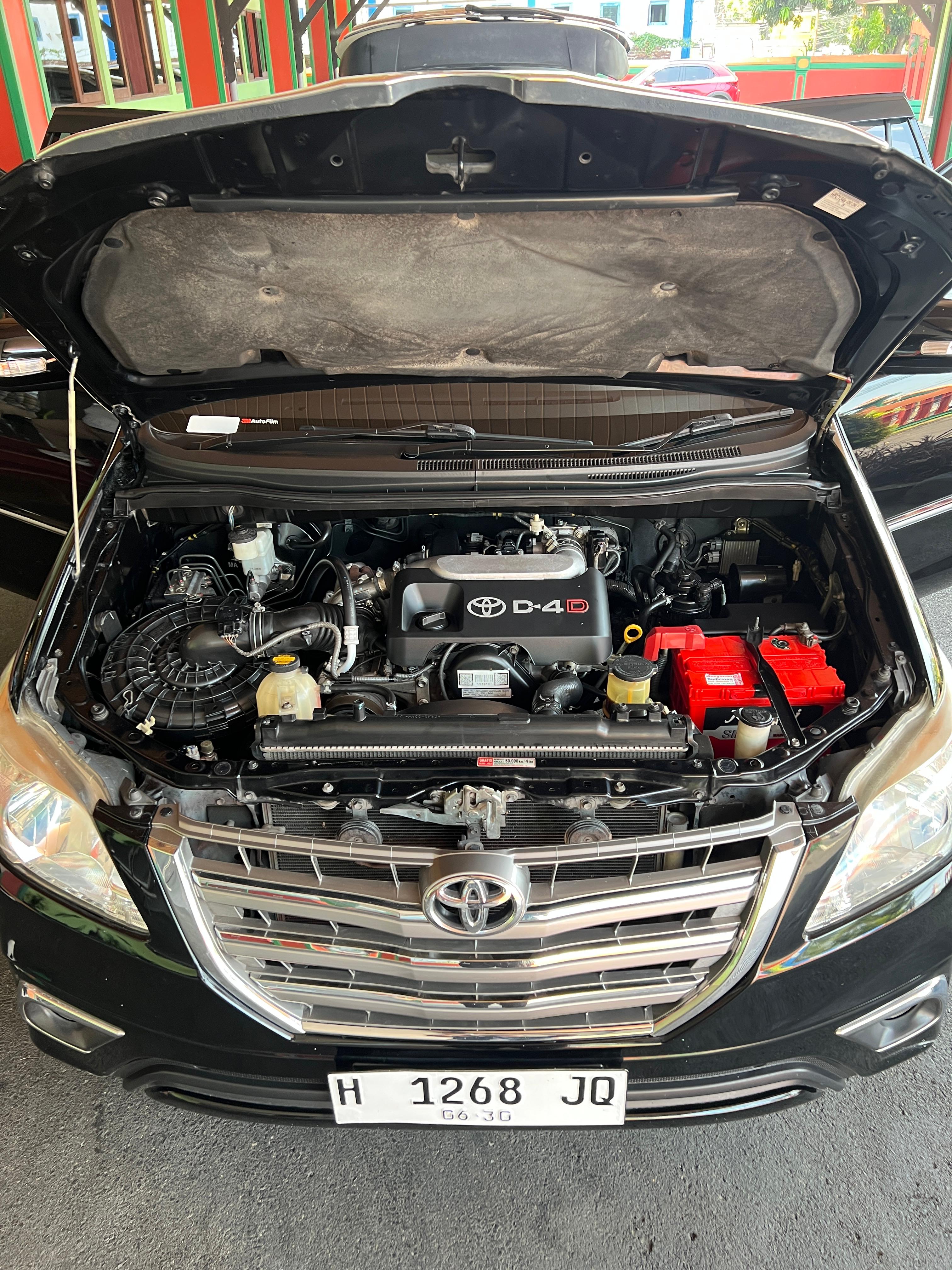 Toyota Innova 2.5 V A/T 2015 Barong Hitam Metalik